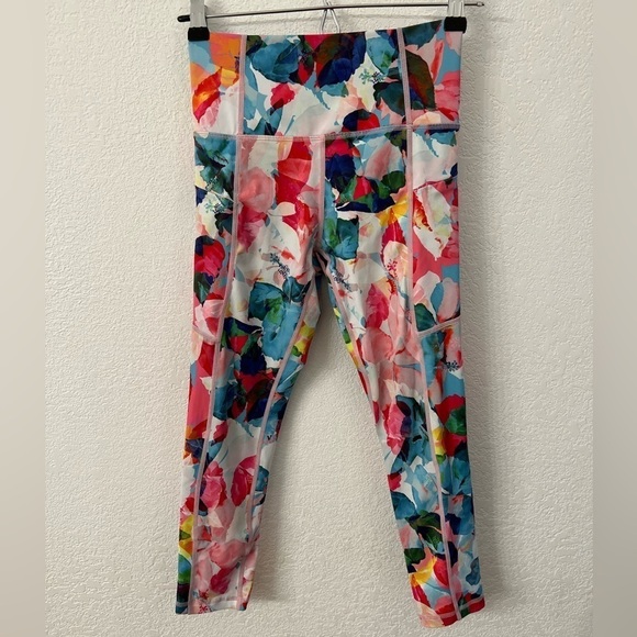 Zyia Active floral watercolor zipper pocket light n tight capris leggings size 2 - Picture 1 of 9